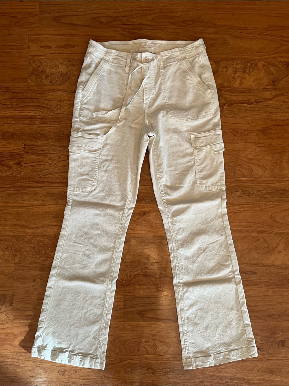 American Eagle cargo classic bootcut, like new size 6L.